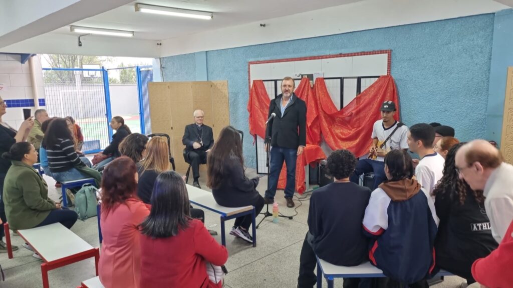 Dom Odilo Scherer faz visita pastoral à Paróquia Nossa Senhora da Luz - Jornal O São Paulo