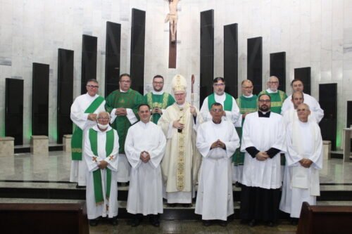 Seminaristas e candidatos ao diaconato permanente recebem os ministérios de leitor e acólito - Jornal O São Paulo