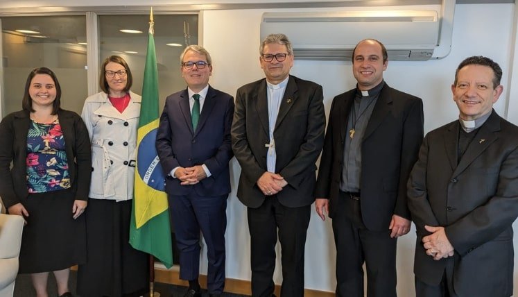 Bispo referencial da Pastoral dos Brasileiros no Exterior, Dom Adilson Busin, conclui visita a comunidades de brasileiros na Europa - Jornal O São Paulo