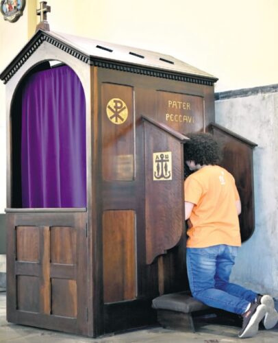 Confissão: sacramento da reconciliação com Deus pelo ministério da Igreja - Jornal O São Paulo