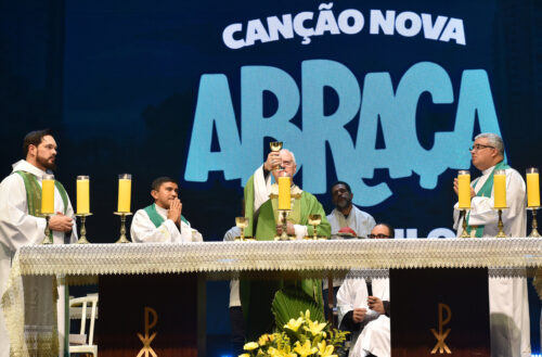 Oração e testemunhos de fé marcam o Canção Nova Abraça São Paulo 2023