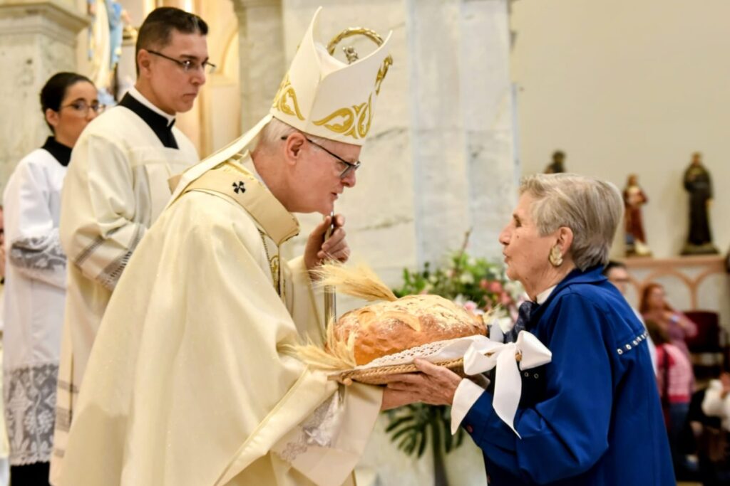 Na Basílica de Sant’Ana, milhares de fiéis festejam a padroeira - Jornal O São Paulo