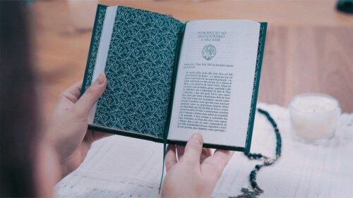 ‘Corações ao Alto’: personalidades da internet propagam a prática da oração cristã - Jornal O São Paulo