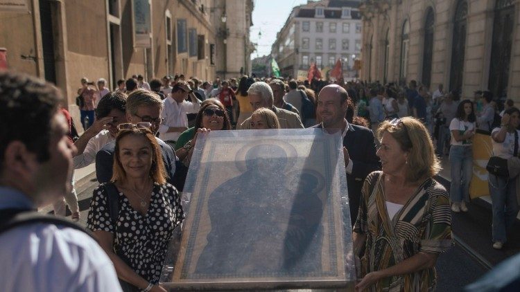 O Papa confia a Maria os jovens da JMJ - Jornal O São Paulo
