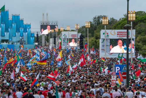 Jovens de São Paulo se unem a peregrinos de todo o mundo na JMJ Lisboa 2023