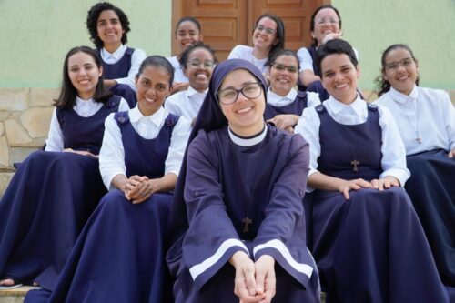 Arquidiocese reconhece novas comunidades dedicadas à evangelização da juventude - Jornal O São Paulo