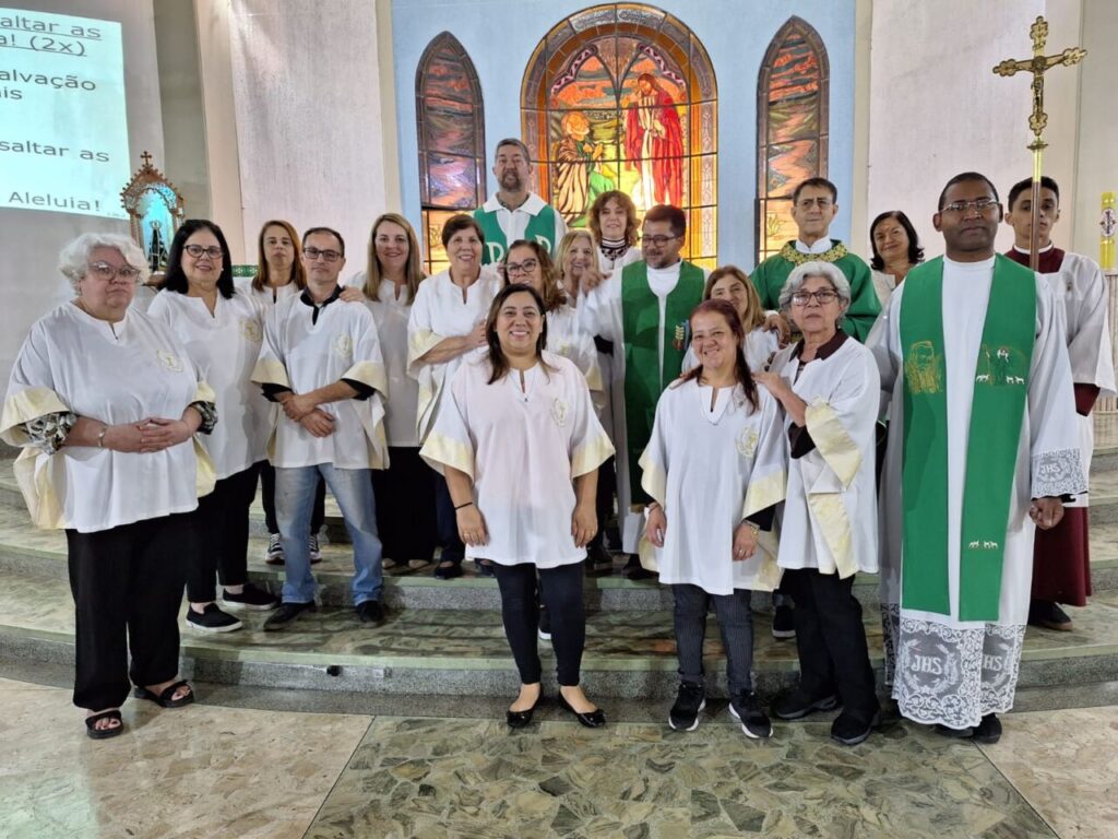 Dom José Benedito faz visita pastoral à Paróquia São Pedro Apóstolo - Jornal O São Paulo