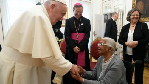 Na Nunciatura, Francisco abençoa idosa de 106 anos e jovem enferma - Jornal O São Paulo