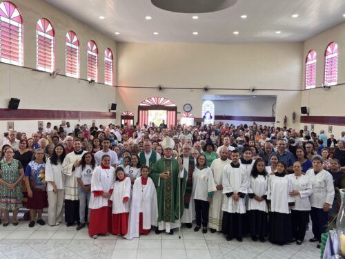 Dom Carlos Silva faz visita pastoral à Paróquia Nossa Senhora Mãe e Rainha - Jornal O São Paulo