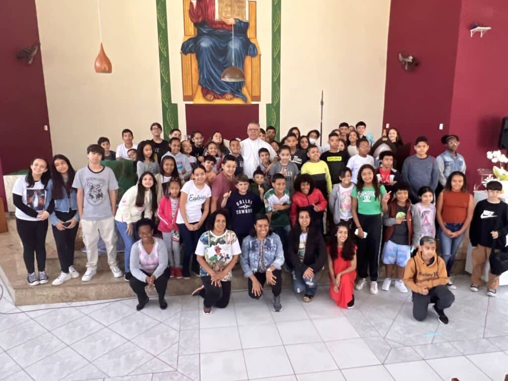 Dom Carlos Silva faz visita pastoral à Paróquia Nossa Senhora Mãe e Rainha - Jornal O São Paulo