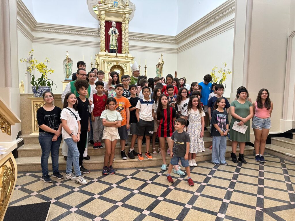 Dom José Benedito faz visita pastoral à Paróquia São João Maria Vianney - Jornal O São Paulo