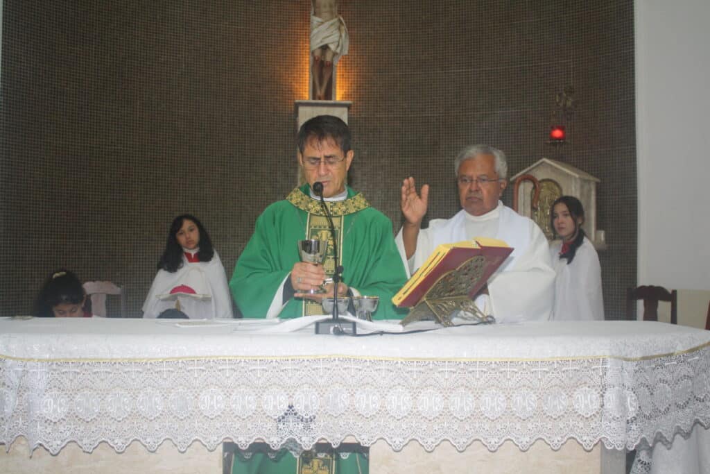 Dom José Benedito preside missa na festa da Paróquia Santa Terezinha - Jornal O São Paulo