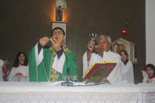 Dom José Benedito preside missa na festa da Paróquia Santa Terezinha - Jornal O São Paulo