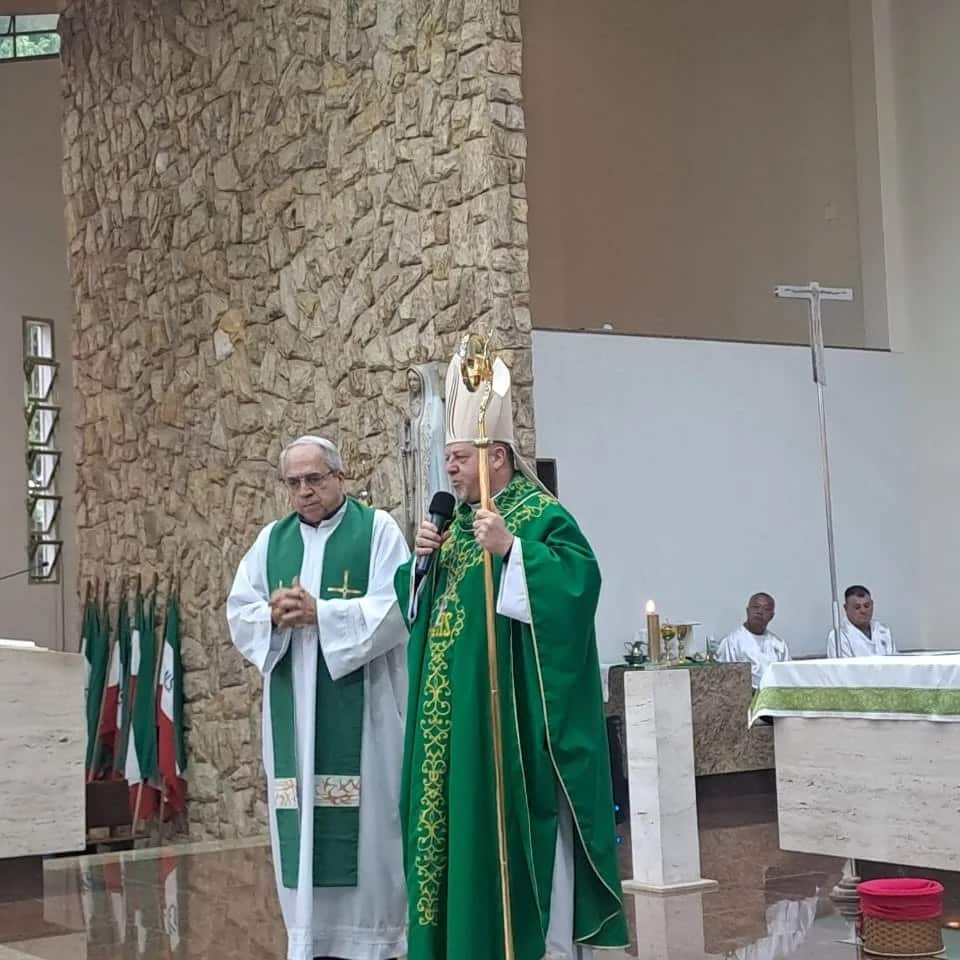 Dom Jorge Pierozan preside missas em festas patronais e em capela resturada - Jornal O São Paulo