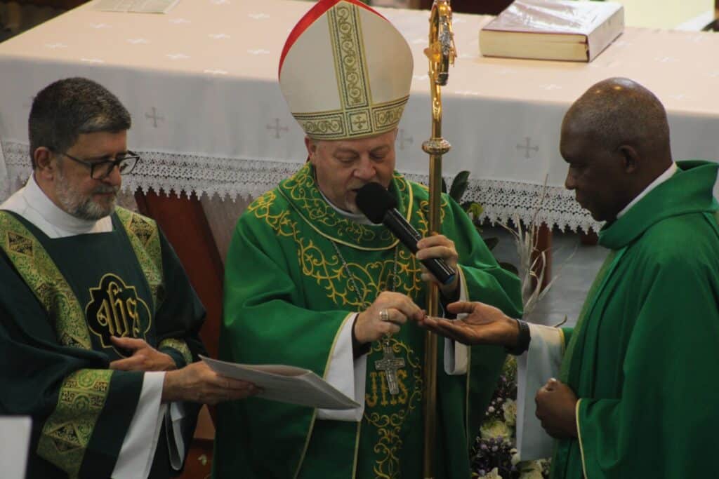 Dia de Nossa Senhora Aparecida, crismas e posse de padre em destaque na Região Santana - Jornal O São Paulo