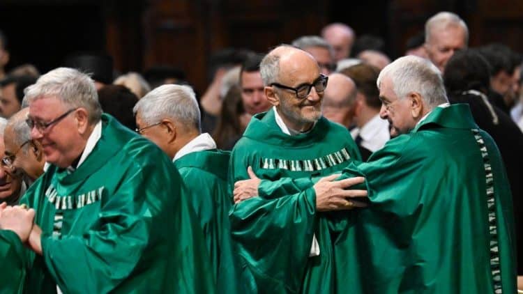 Papa conclama na conclusão do Sínodo: ‘Adorar a Deus e amar os irmãos com o Seu amor’ - Jornal O São Paulo