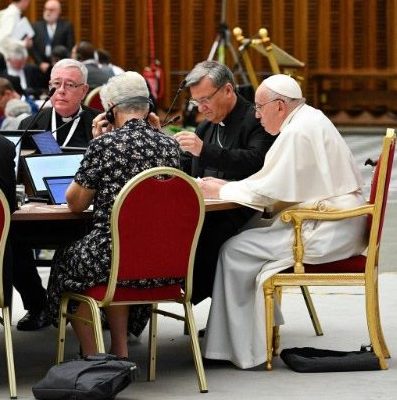 Sínodo, Hollerich: A Internet é um novo território de missão, os jovens devem nos conduzir - Jornal O São Paulo