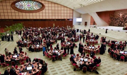 Papa em pedido de oração para outubro: ‘Caminhar juntos, percorrendo o caminho da sinodalidade’ - Jornal O São Paulo