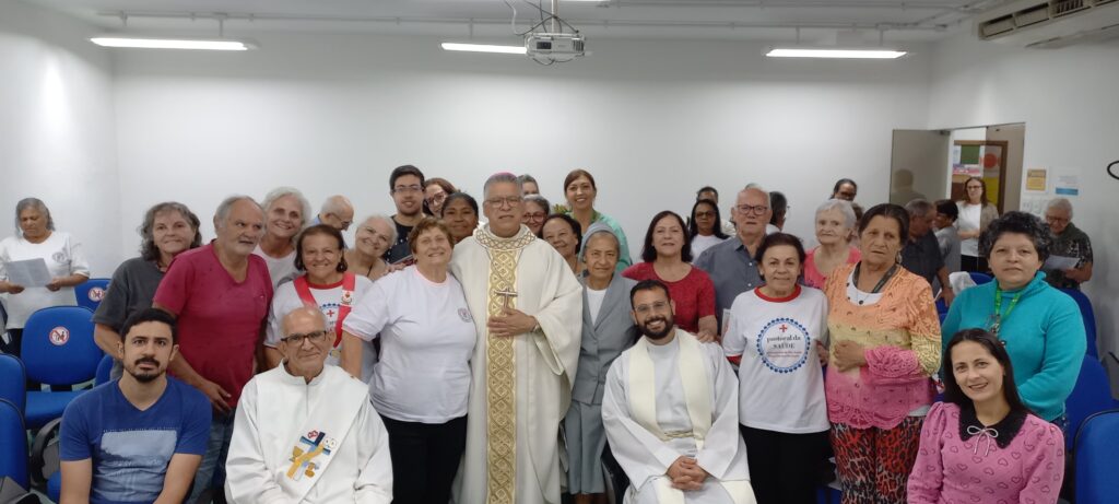 Dom Carlos Silva preside missas em paróquias e em hospital - Jornal O São Paulo