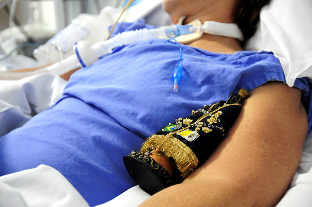 Que a hora da partida seja cercada de afeto ao enfermo e de esperança na Ressurreição - Jornal O São Paulo