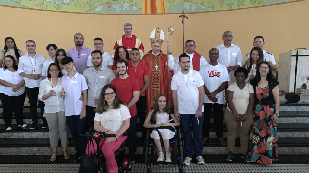 Dom Cícero preside missas em paróquias na Região Belém - Jornal O São Paulo