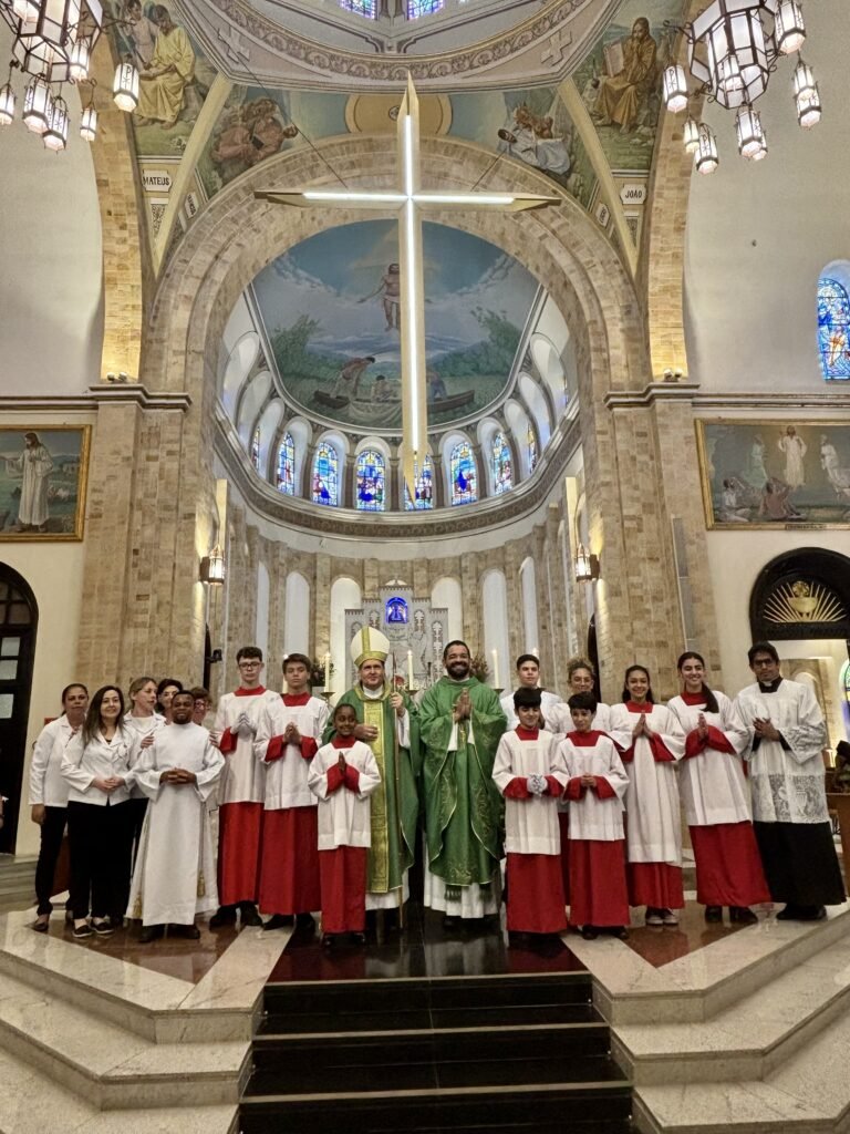 Dom Ângelo faz visita à Paróquia Nossa Senhora Aparecida, em Moema - Jornal O São Paulo