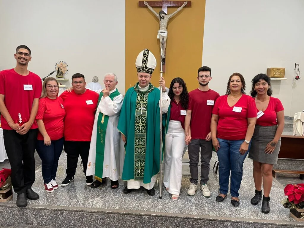 Dom Cícero preside crismas e tem encontro com jovens no Belém - Jornal O São Paulo