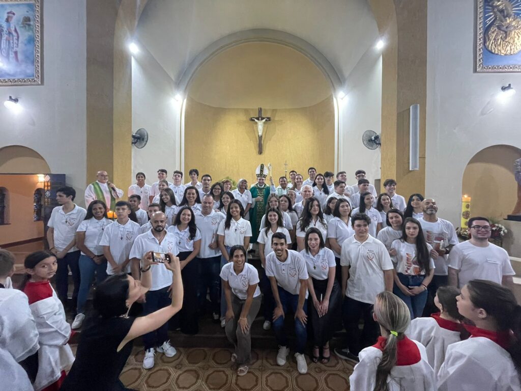 Dom Cícero preside crismas e tem encontro com jovens no Belém - Jornal O São Paulo