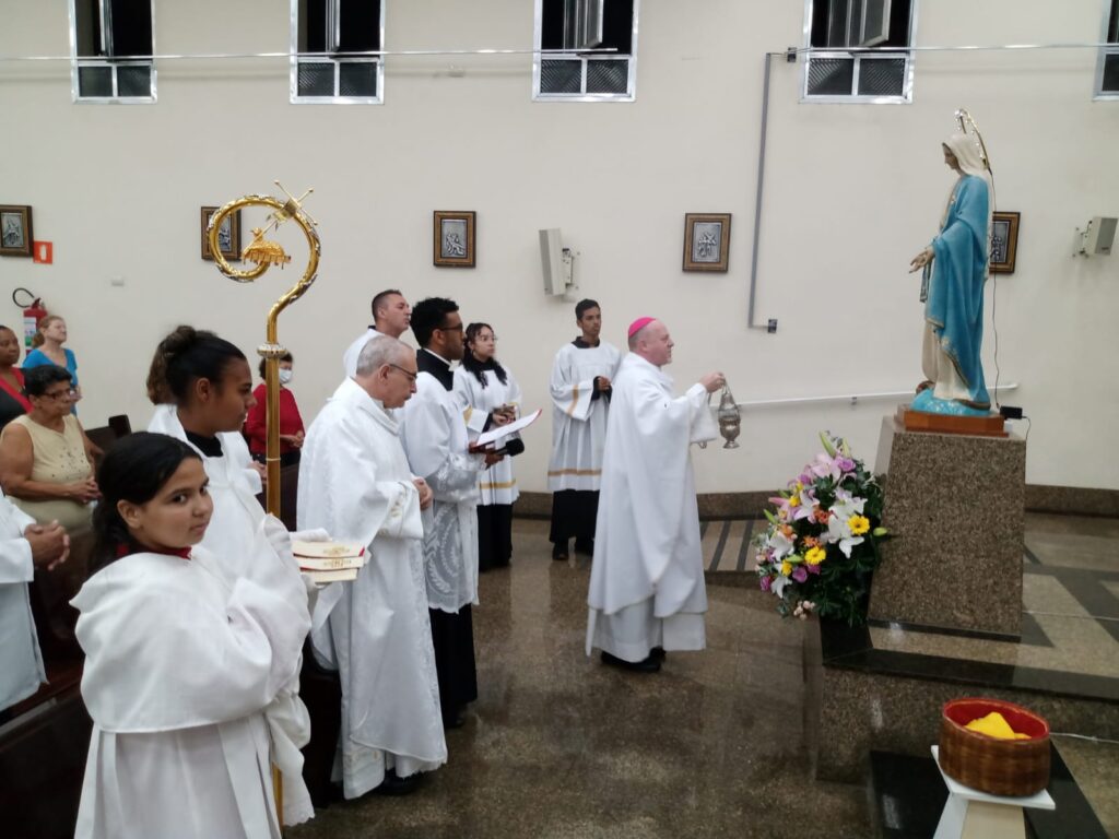 Dom Jorge Pierozan preside missas em paróquias de Santana - Jornal O São Paulo