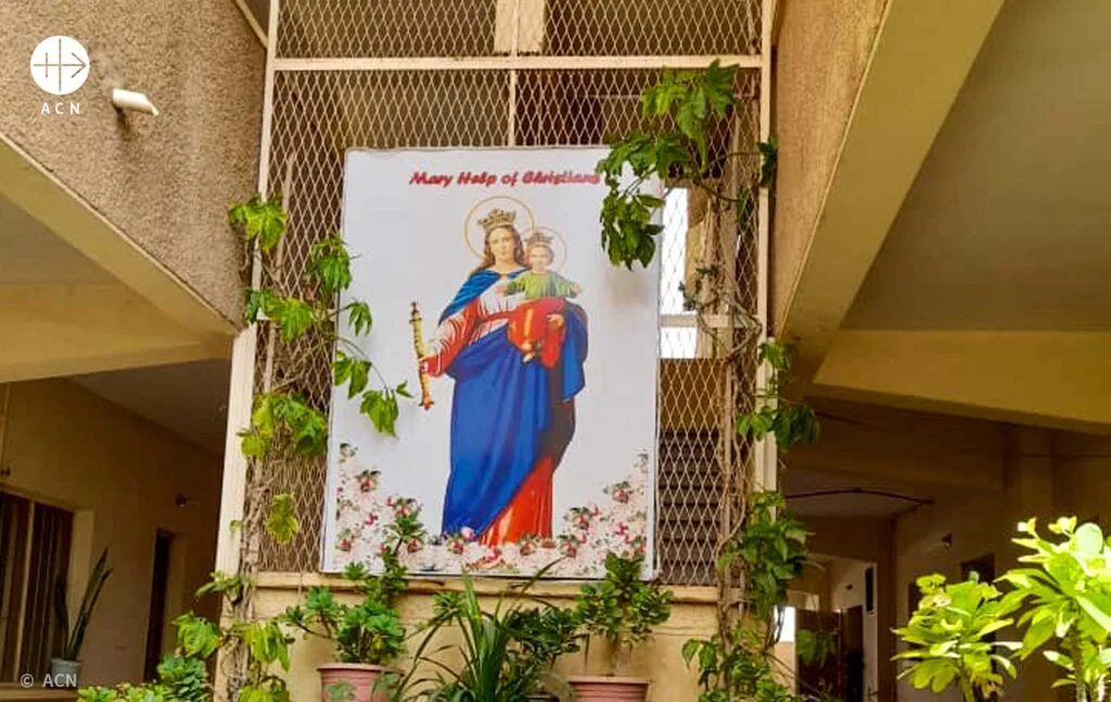 Bomba atinge casa de irmãs no Sudão - Jornal O São Paulo