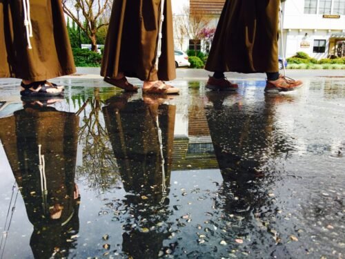 Pés a caminho - Jornal O São Paulo