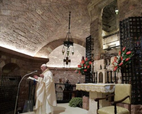 Papa à família franciscana: apoiem firmemente a Igreja, reparem-na por meio do exemplo e do testemunho - Jornal O São Paulo