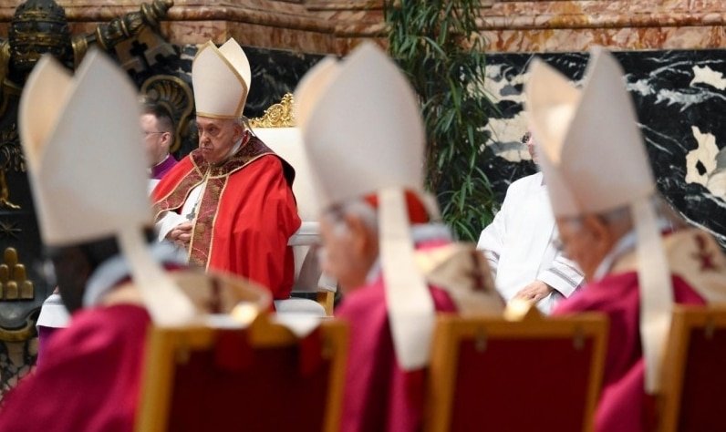 Papa Francisco preside missa em sufrágio de Bento XVI e bispos falecidos no último ano - Jornal O São Paulo