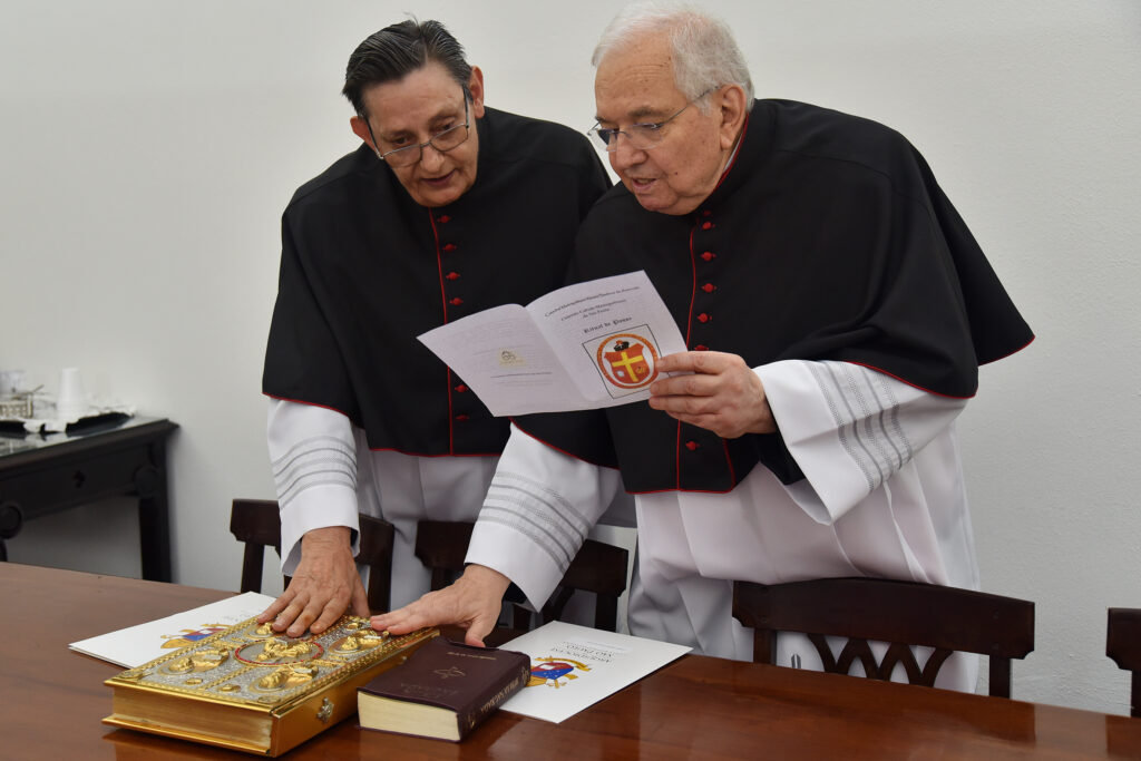 Cardeal Scherer dá posse a dois novos cônegos na Arquidiocese de São Paulo