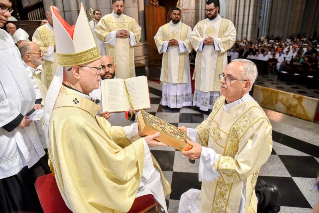 Cardeal Odilo Pedro Scherer ordena 10 diáconos e pede orações pelas vocações - Jornal O São Paulo