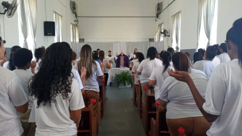 Também entre os encarcerados, a Igreja anuncia o nascimento de Cristo - Jornal O São Paulo
