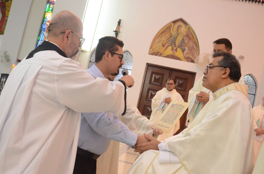 Irmão Leonardo Henrique professa perpetuamente sua fé - Jornal O São Paulo