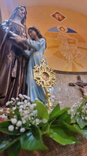 Paróquia Santa Ângela e São Serapião recebe relíquia de sua padroeira - Jornal O São Paulo