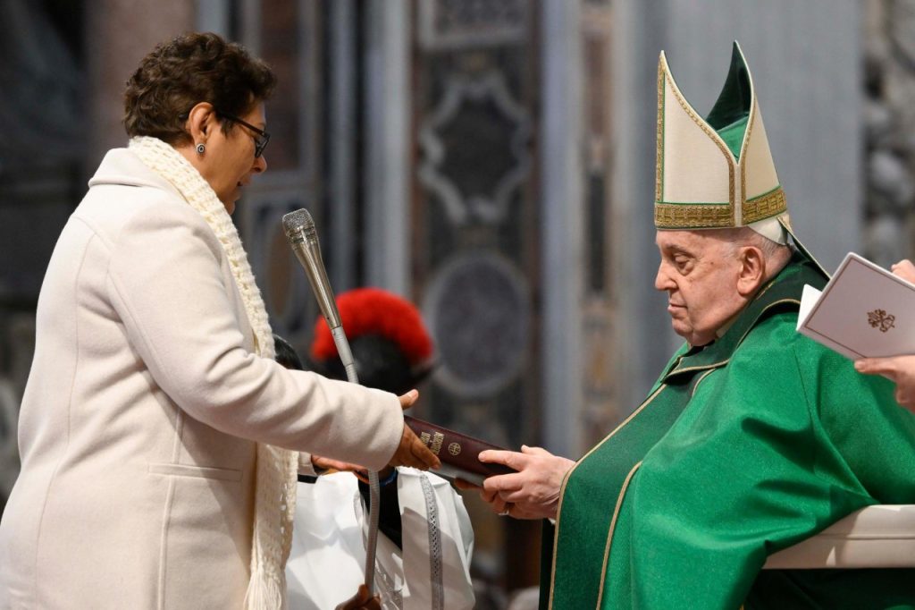 Papa Francisco: ‘A Palavra nos atrai a Deus e envia aos outros’ - Jornal O São Paulo