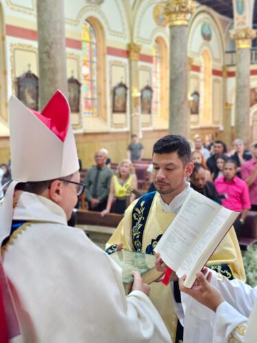 No Ipiranga, Dom Ângelo preside ordenação diaconal e missas em paróquias - Jornal O São Paulo