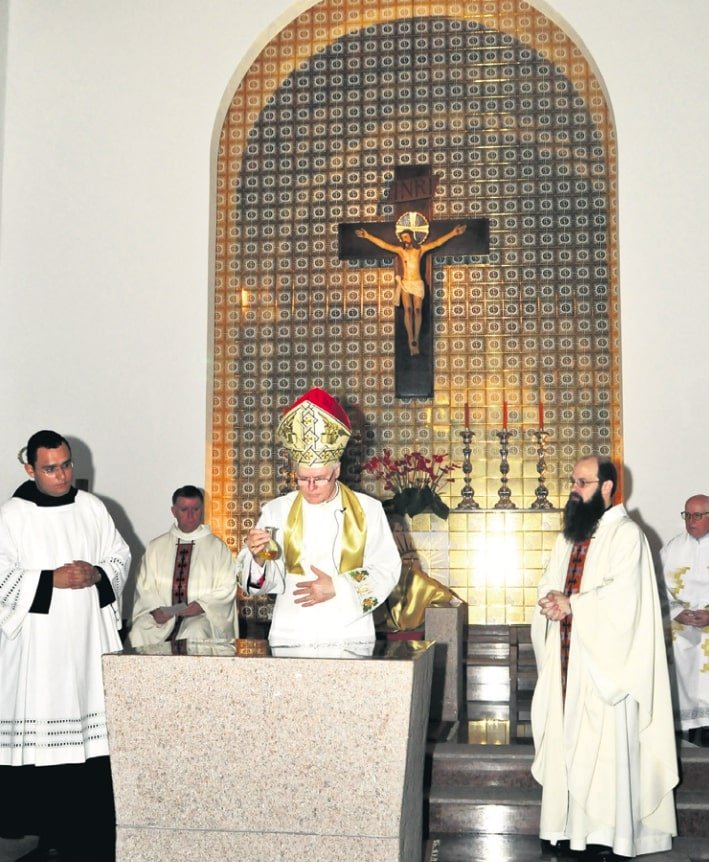 A arte sacra é para a comunhão, participação e missão: a reforma no espaço celebrativo do Pateo do Collegio* - Jornal O São Paulo