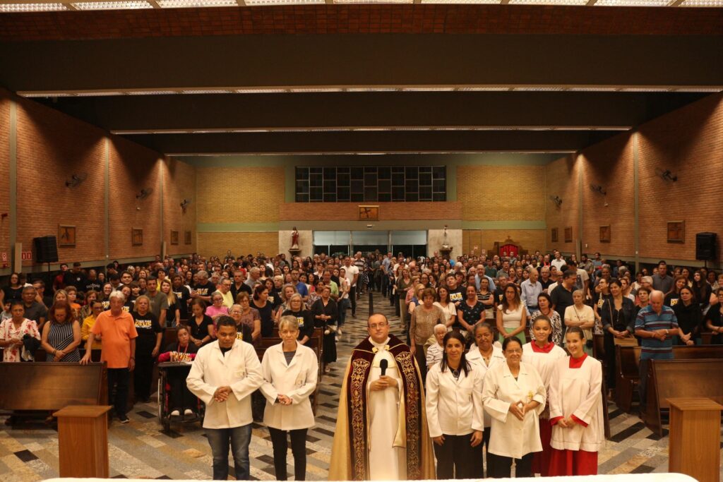 Dom Odilo dá posse a párocos e apresenta vigários paroquias na Lapa - Jornal O São Paulo