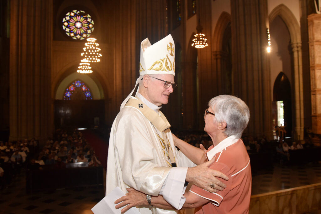 Os consagrados são chamados a ‘irradiar a luz de Cristo’ no mundo - Jornal O São Paulo