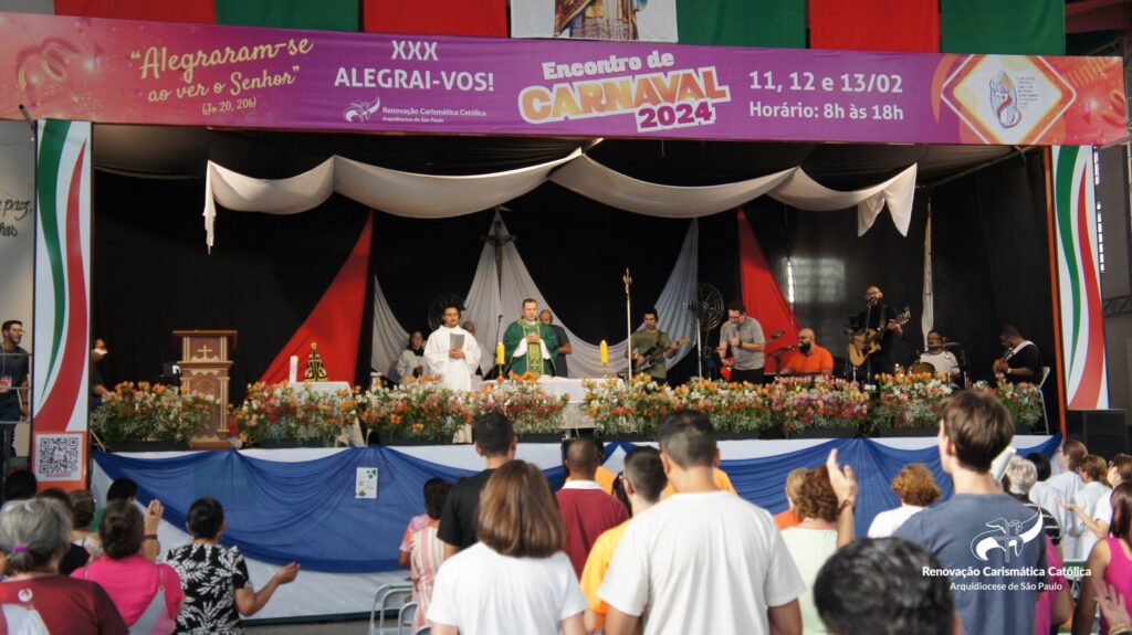 Centenas de pessoas participam do 1º dia do ‘Alegrai-vos’ em SP - Jornal O São Paulo