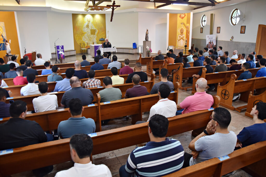 ‘Fiquem com a Igreja que caminha com o Papa, com os bispos e que está no caminho da fé’ - Jornal O São Paulo