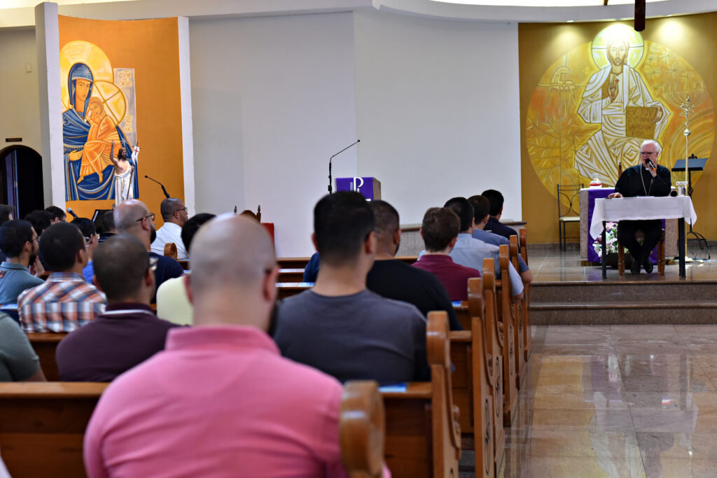 ‘Fiquem com a Igreja que caminha com o Papa, com os bispos e que está no caminho da fé’ - Jornal O São Paulo