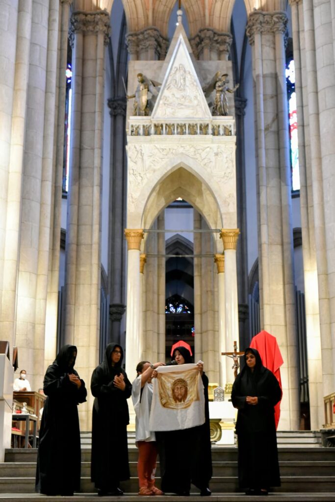 Na Sexta-feira da Paixão, fiéis recordam as últimas palavras de Cristo na cruz - Jornal O São Paulo