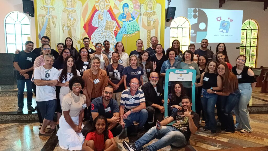 Brasilândia: Pascom promove curso de criação de artes em telefone celular - Jornal O São Paulo