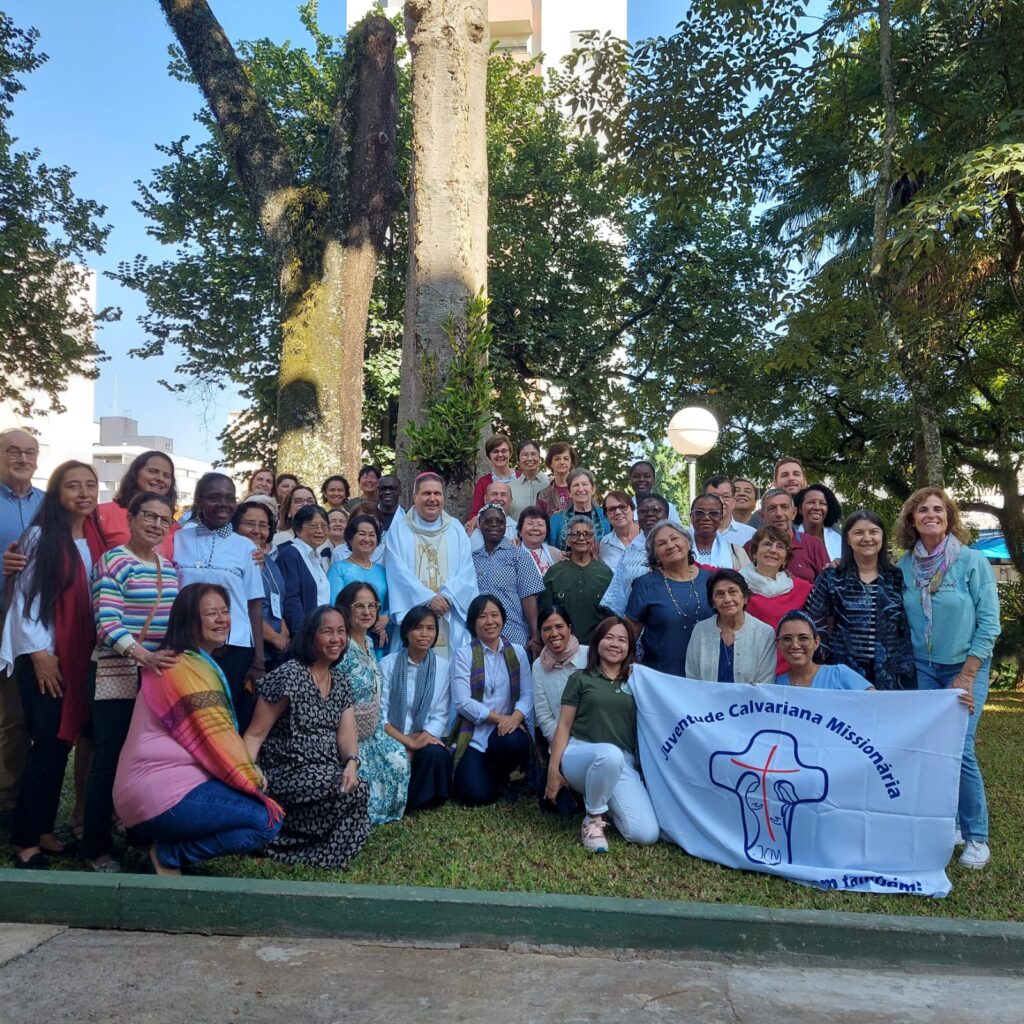 Ipiranga: Dom Ângelo preside Crismas e se encontra com padres e religiosas - Jornal O São Paulo