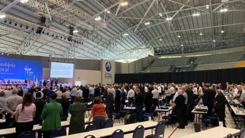 61ª AG CNBB: Cardeal Parolin afirma estar impressionado com o empenho dos bispos brasileiros para a evangelização - Jornal O São Paulo